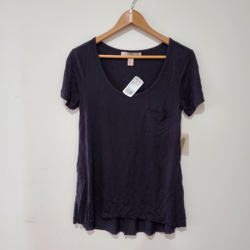 BNWT Forever21 contemporary black tee shirt xs / small